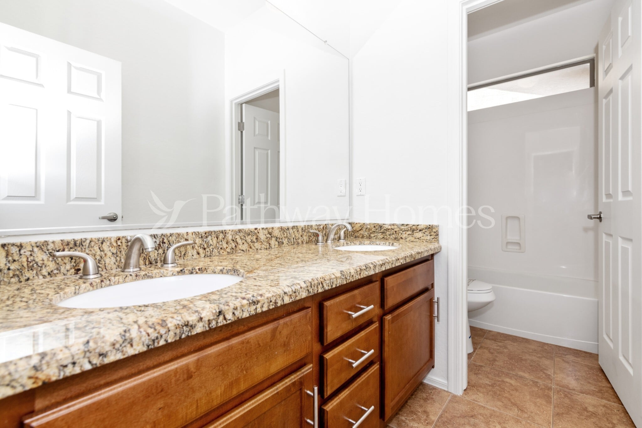 Building Photo - 4205 E Del Rio Dr