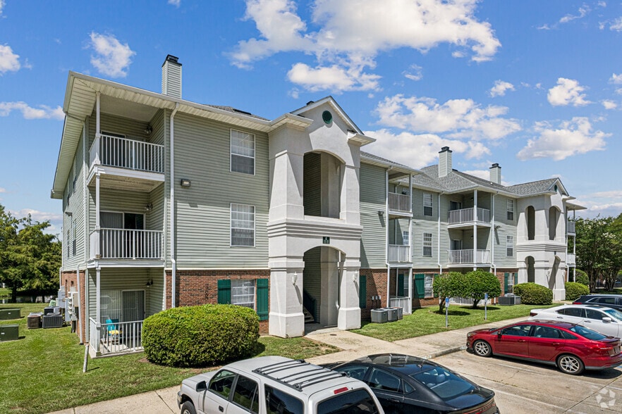 Building Photo - Cypress Lake Apartments