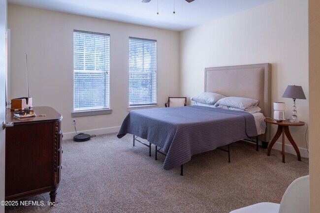 Building Photo - 1661 Riverside Ave