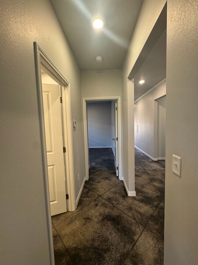 Building Photo - Located in Glendale!!!4bedrooms 2bathrooms 2 car garage NEW Build 2025