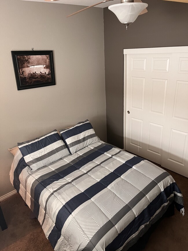 Building Photo - 1740 Greenfield Dr