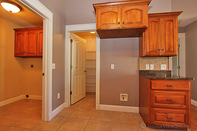 Building Photo - Beautiful House in Cape