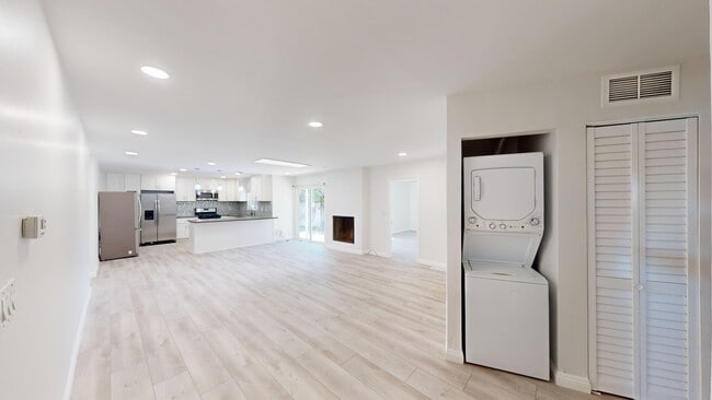 Building Photo - 5165 Remington Rd