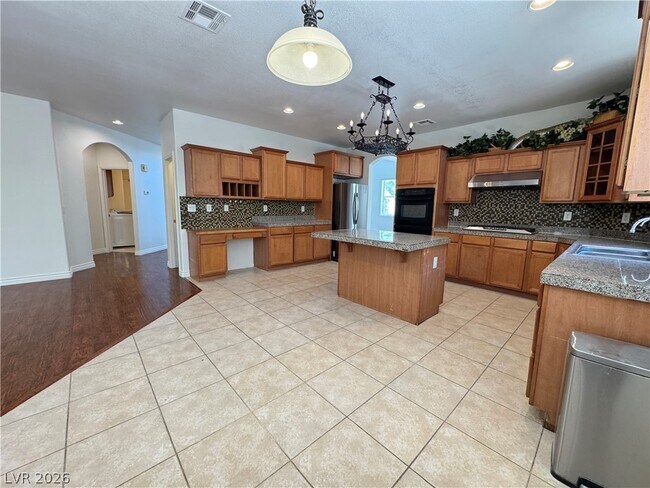 Building Photo - 3055 Costa Miole Dr