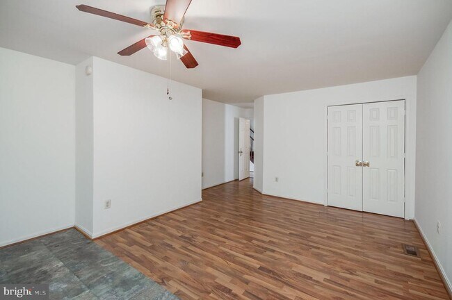 Building Photo - 4572 Shetland Green Rd