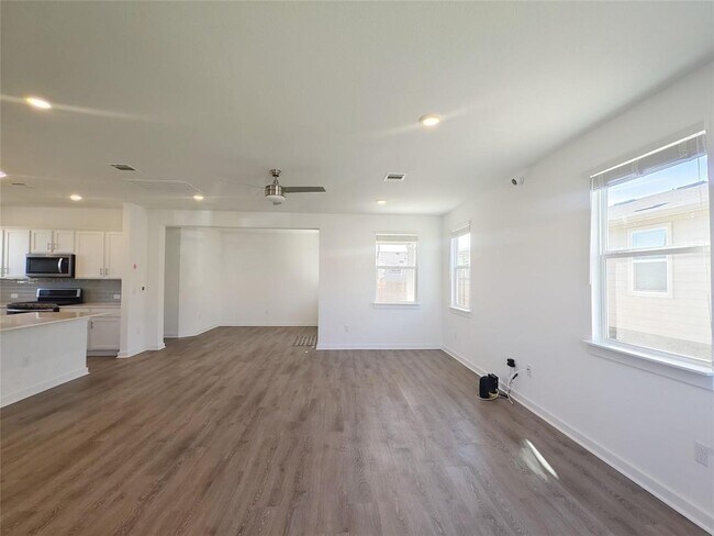 Building Photo - 7417 Sagira Path