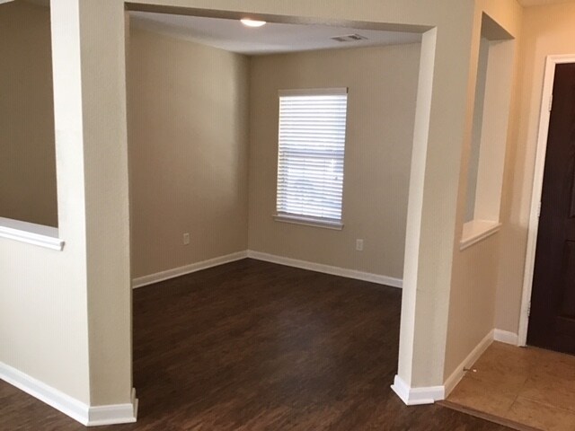 Building Photo - 16215 Ranchland Ln