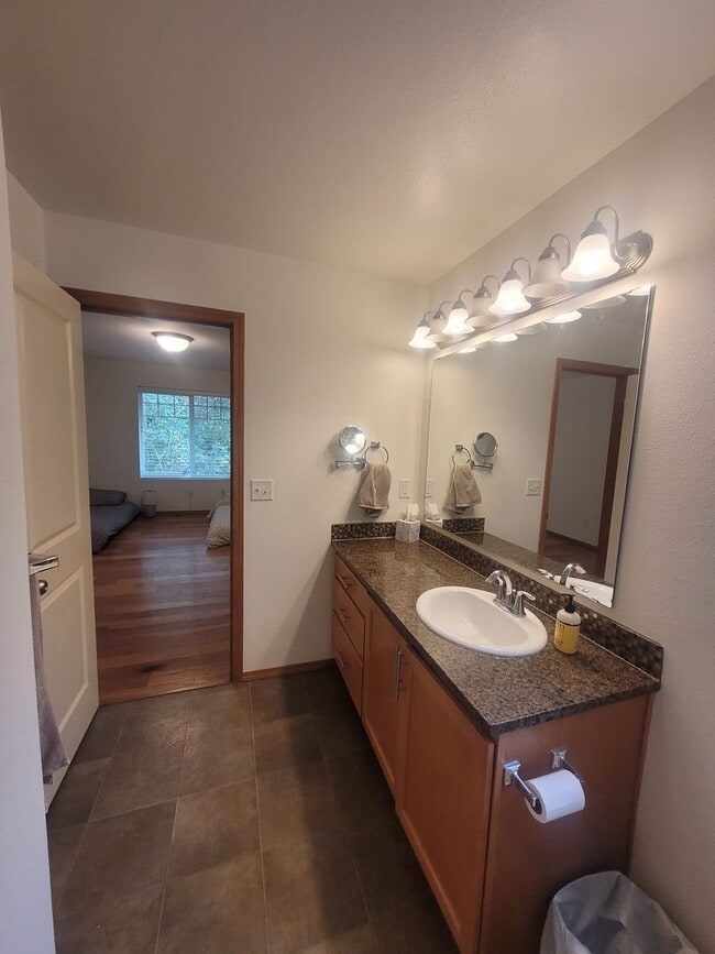 Building Photo - Three Bedroom House In Cordata - Kodiak