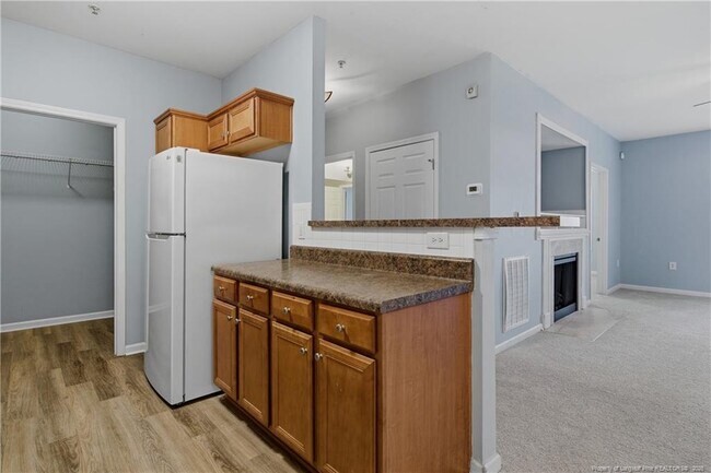 Building Photo - 625 Marshtree Ln