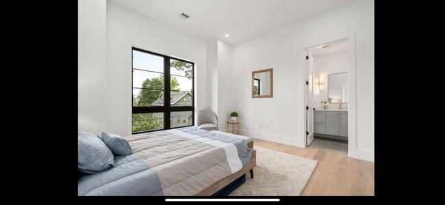 Building Photo - 28 Newtonville Ave