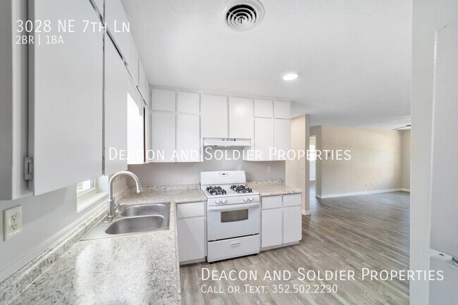 Building Photo - 3028 NE 7th Ln