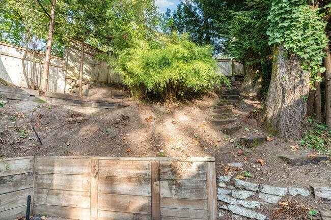 Building Photo - 3Bd/3Ba Seattle House