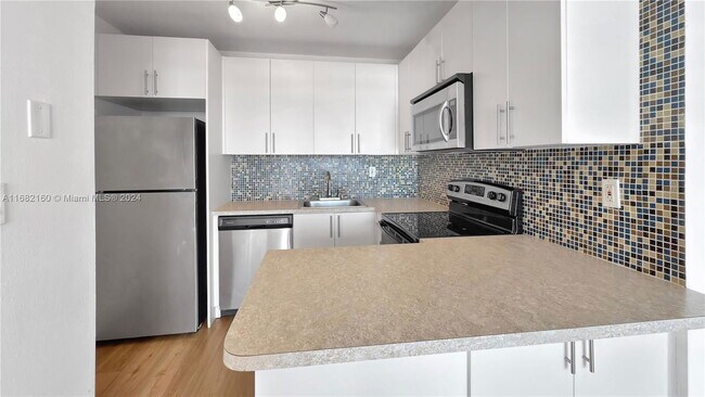 Building Photo - 3661 SW 9th Terrace