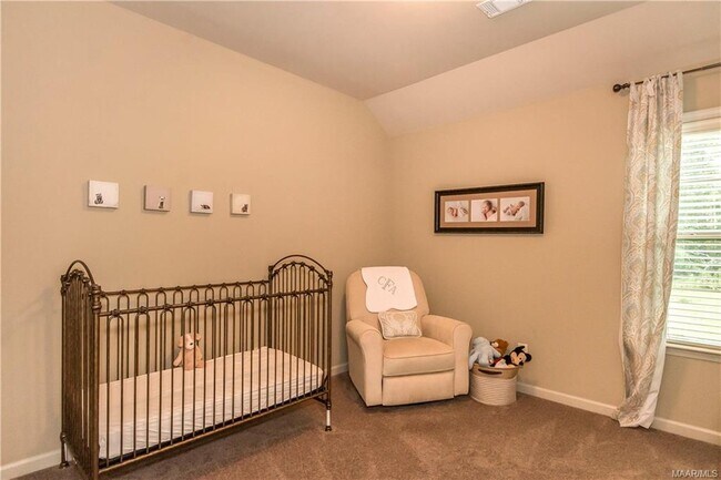 Building Photo - 9625 Gunnison Dr