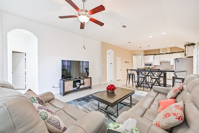 Building Photo - 3033 Broadhaven Dr