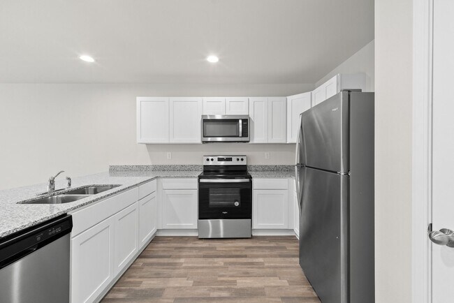 Building Photo - 630 Whispering Creek Ave