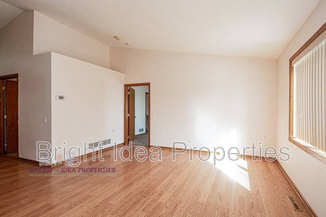 Building Photo - 2737 Douglas Dr N