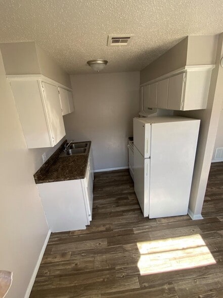 Primary Photo - Maplewood Apartments