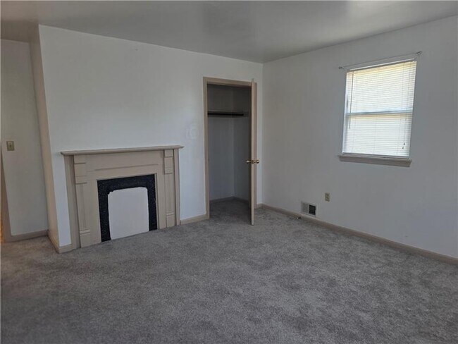 Building Photo - 521 9th Ave