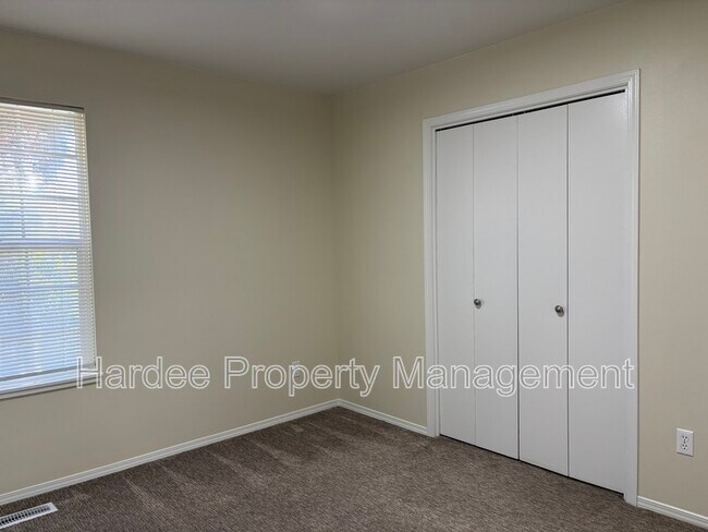 Building Photo - 1422 Allante Pl