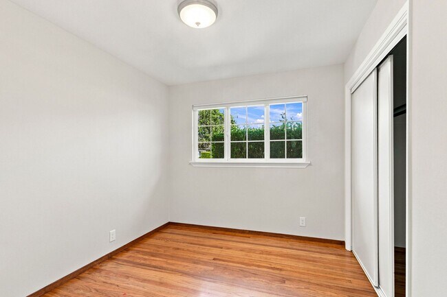 Building Photo - 6814 Westmoor Way