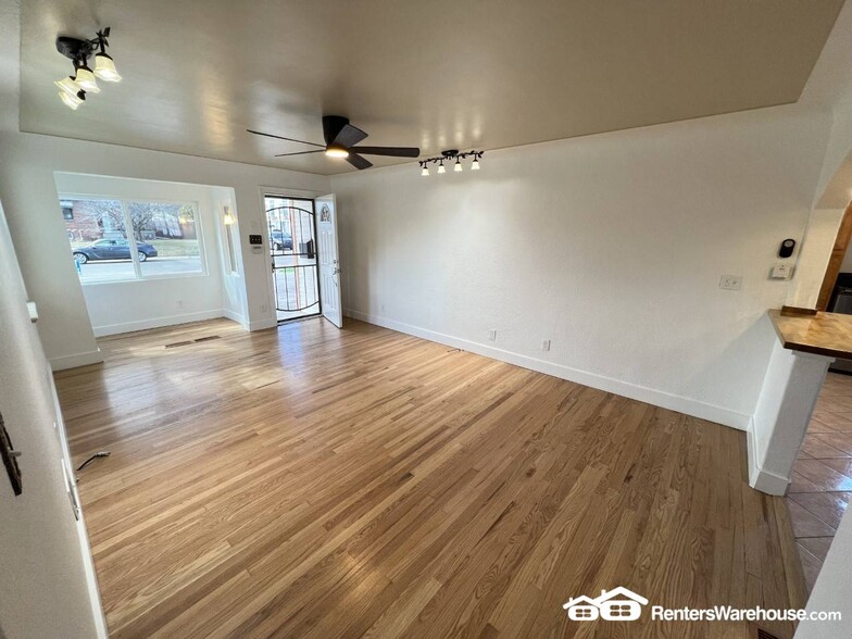 Building Photo - 4748 Shoshone St