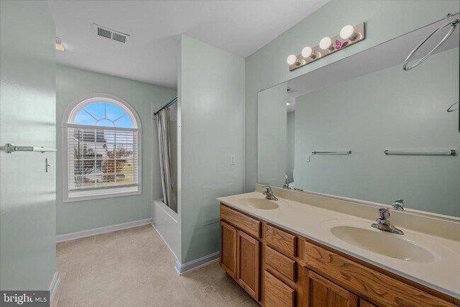 Building Photo - 448 Thayers Gull Dr