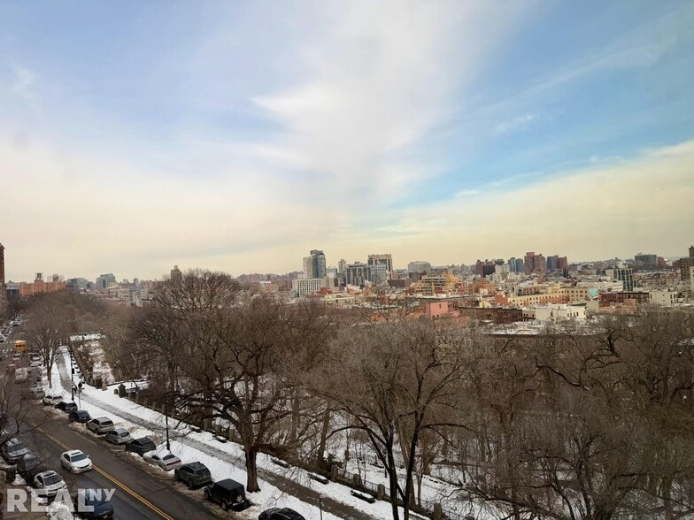 Building Photo - 30 Morningside Dr