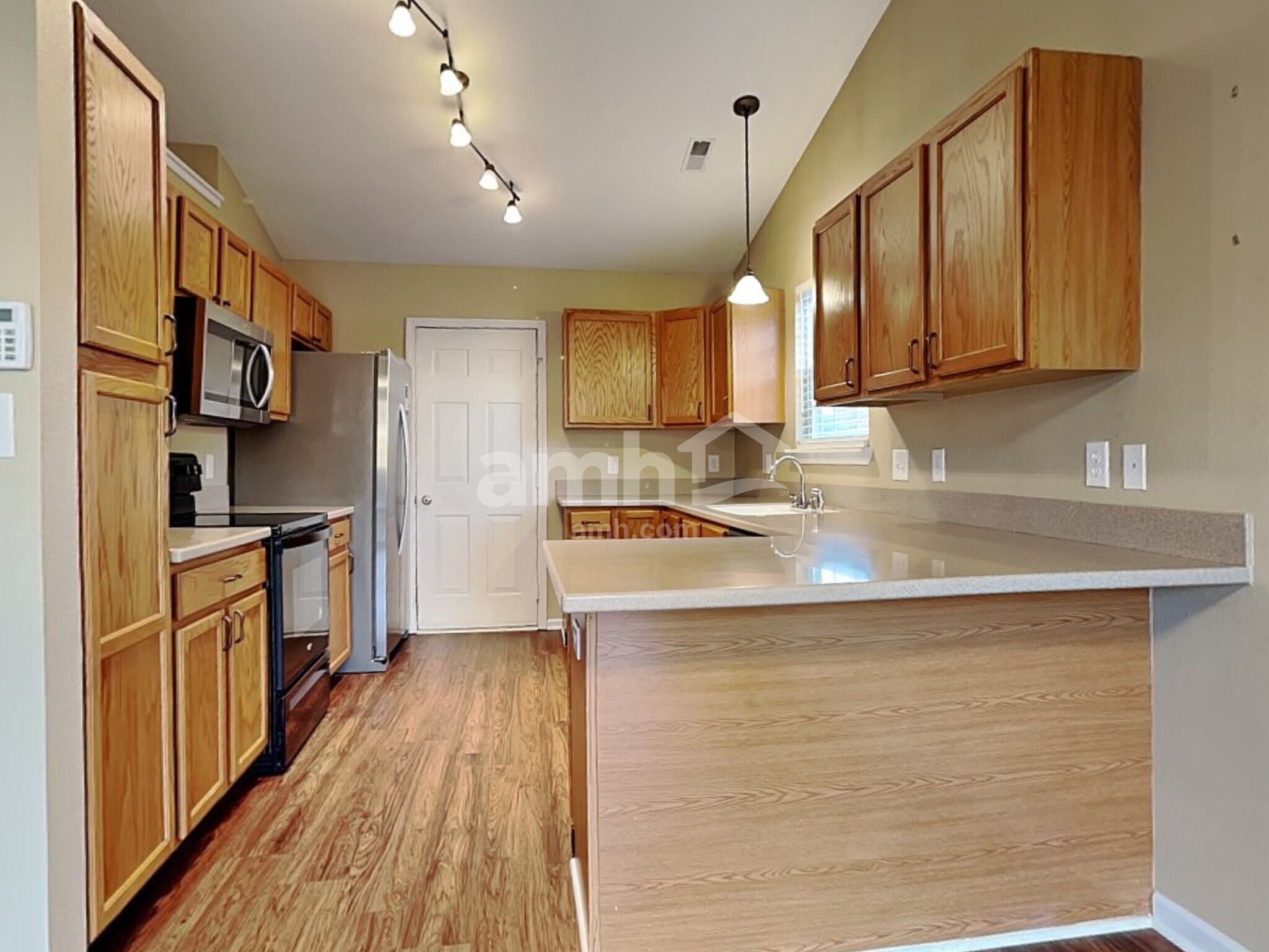 Building Photo - 19438 Rocky Beach Dr