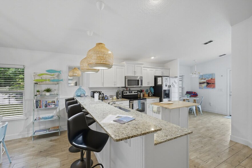 Building Photo - 27 Mala Compra Rd