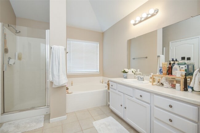 Building Photo - 17231 Hollow Sands Ct