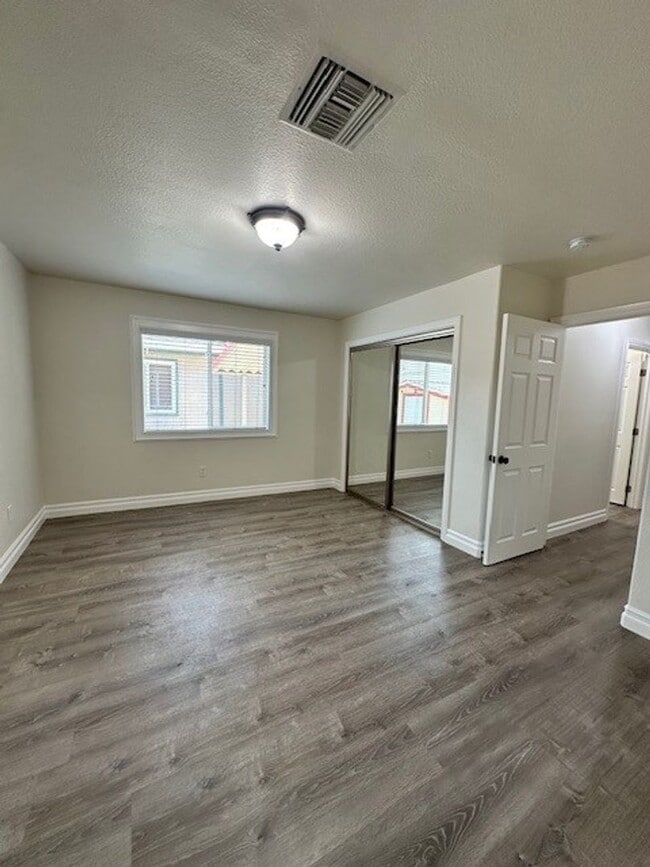 Building Photo - Los Alisos Home Estates