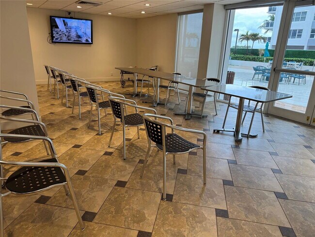 Building Photo - 3750 Galt Ocean Dr