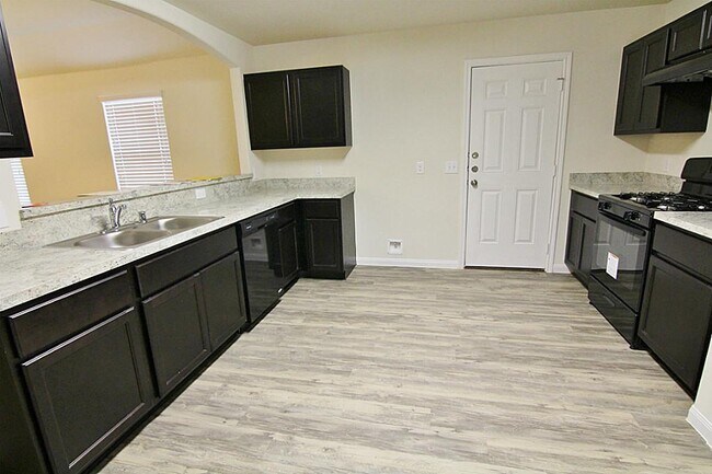 Building Photo - 5814 Dawn Light Cir