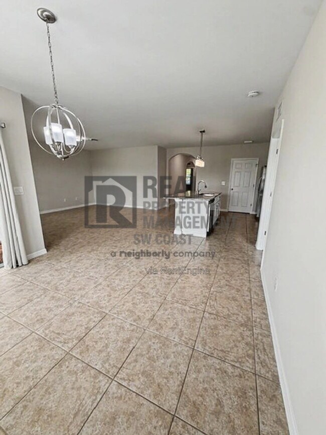 Building Photo - 7317 Mikasa Dr