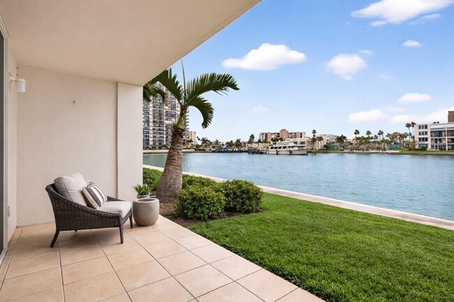 Building Photo - 7540 Bay Island Dr S
