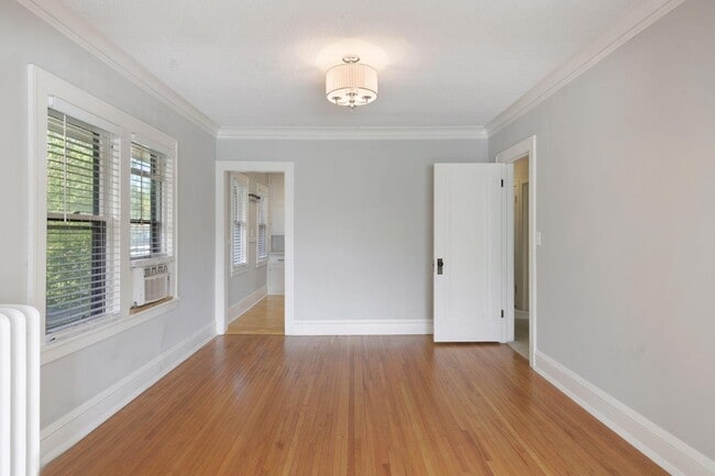 Building Photo - 5004 Oliver Ave S