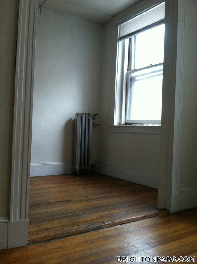 Building Photo - 1615 Commonwealth Ave