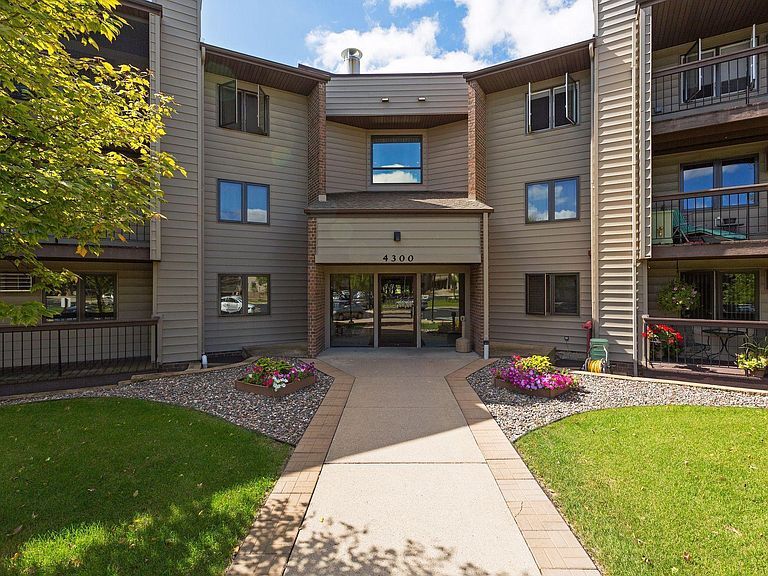 Building Photo - 4300 Trenton Ln N