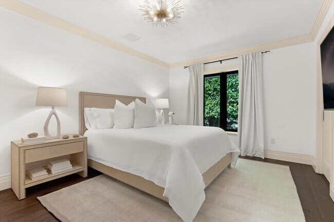 Building Photo - 1435 N Ocean Way