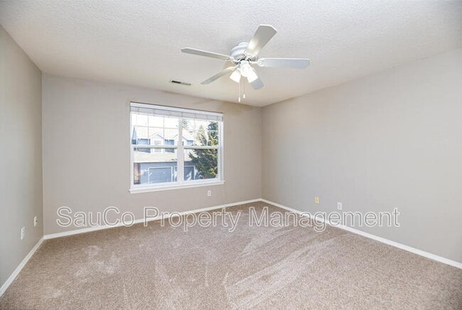 Building Photo - 1383 NE Dutch Ln