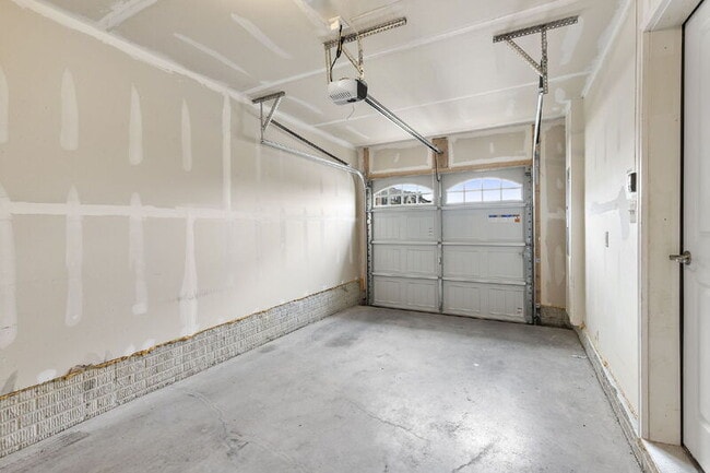 Building Photo - 7807 Petigru Rd