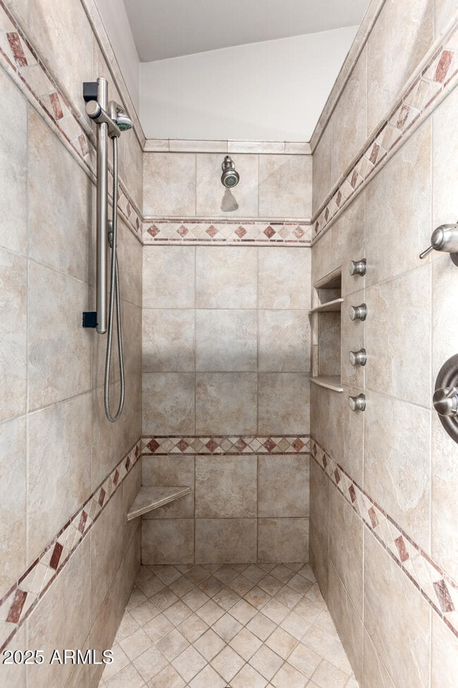 Building Photo - 6401 W Orchid Ln