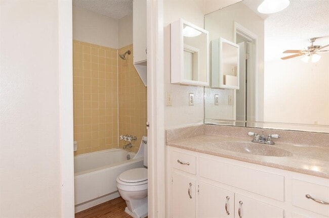 Building Photo - 4203 Balboa Ln