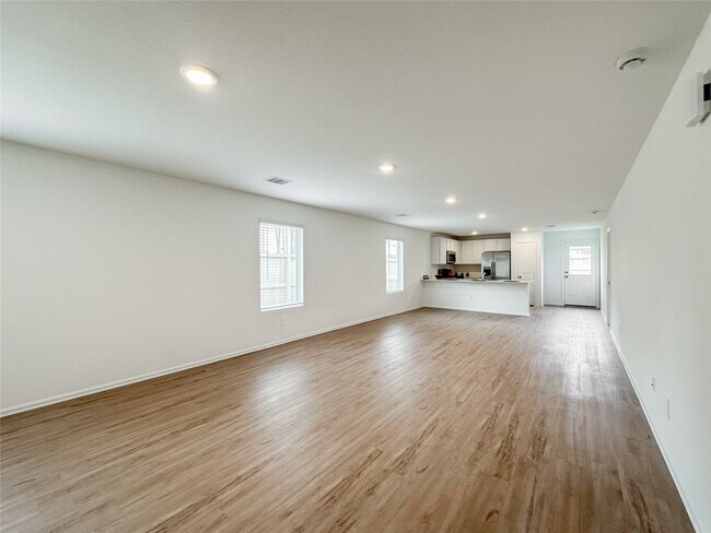 Building Photo - 1495 Las Cuevas Dr