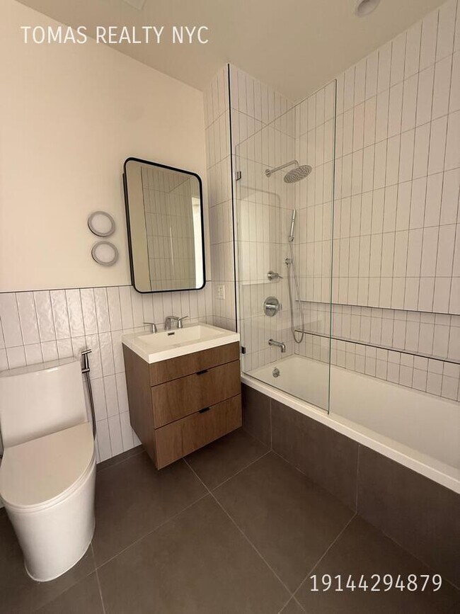 Building Photo - 3103 Sedgwick Ave