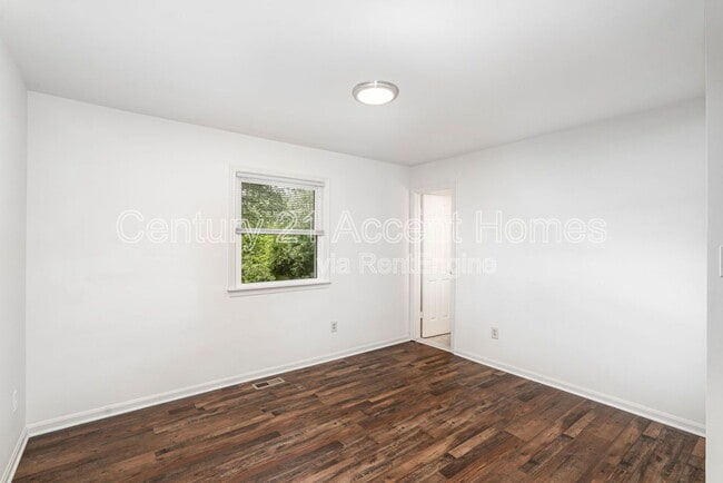 Building Photo - 3903 Hillview Ct