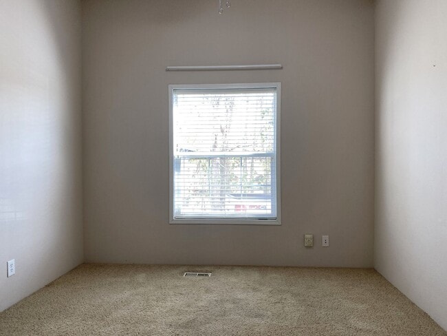 Building Photo - Solar Bonus in Dallesport, WA