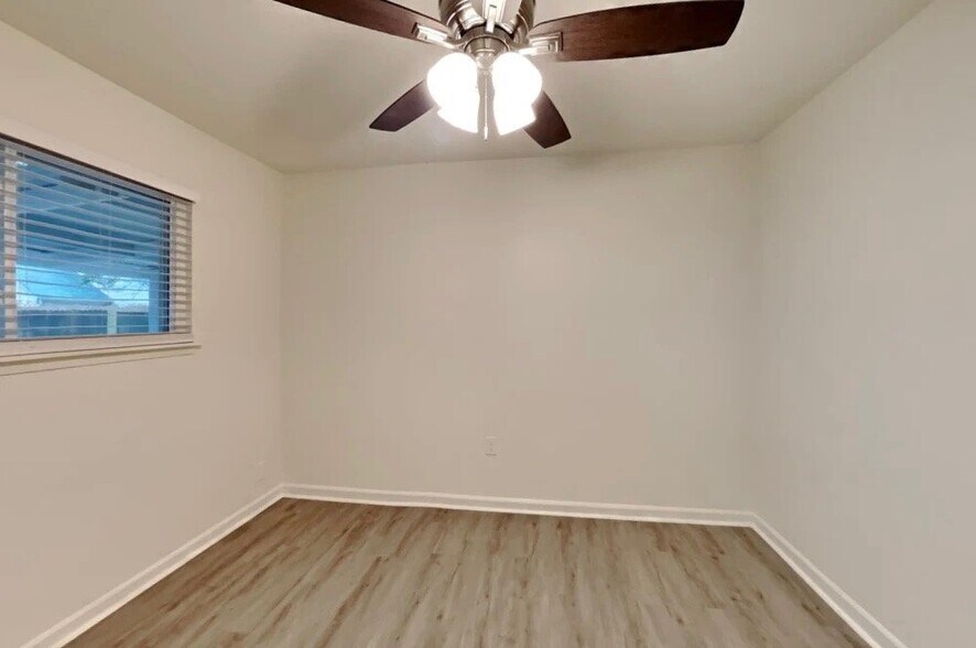 Building Photo - 10507 Mills Walk Dr