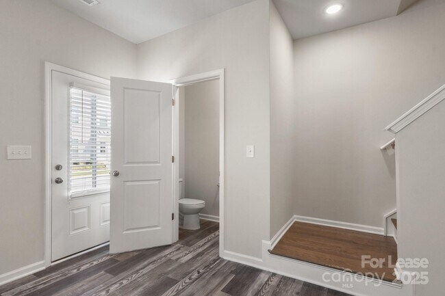 Building Photo - 117 Dogwood Vlg Trl